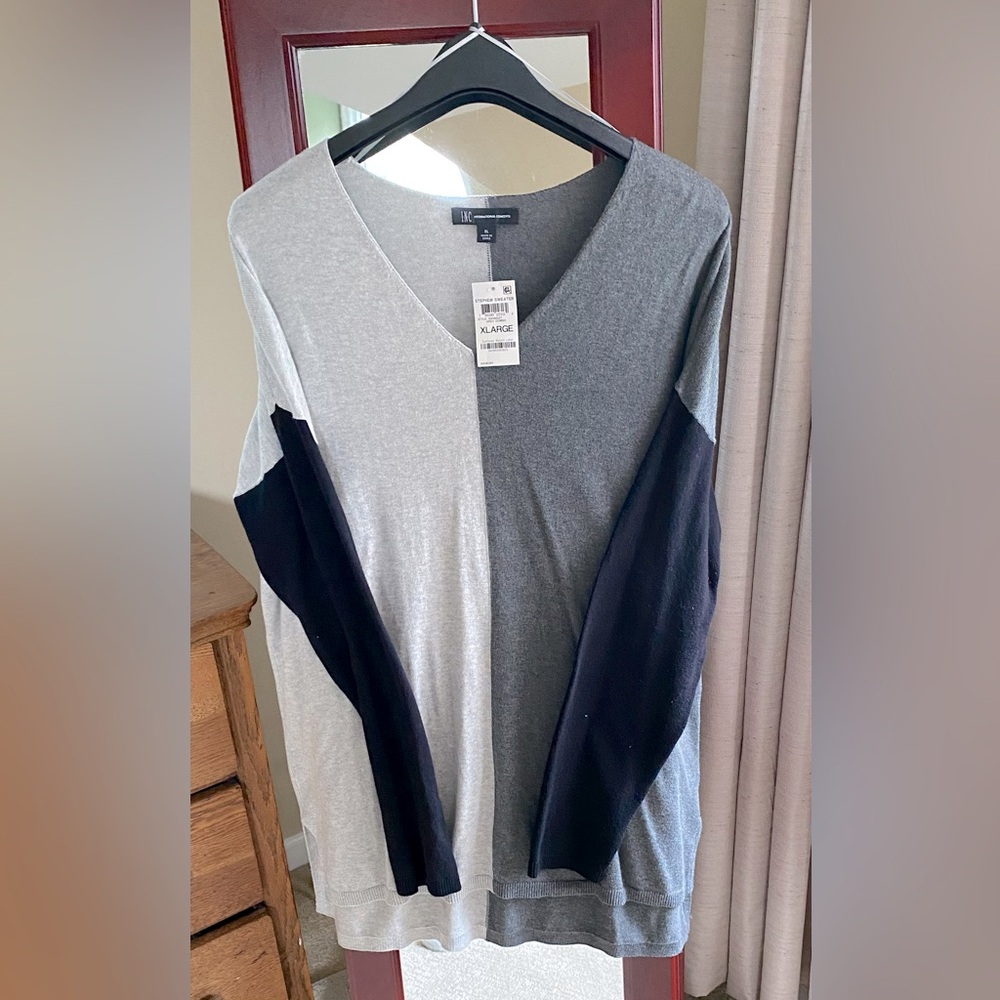 Gray pullover knit V-neck sweater